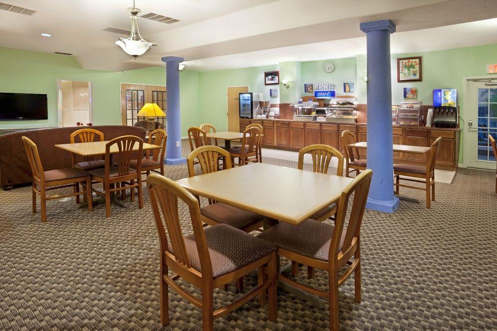 Holiday Inn Express Hotel & Suites Elgin By Ihg Kültér fotó
