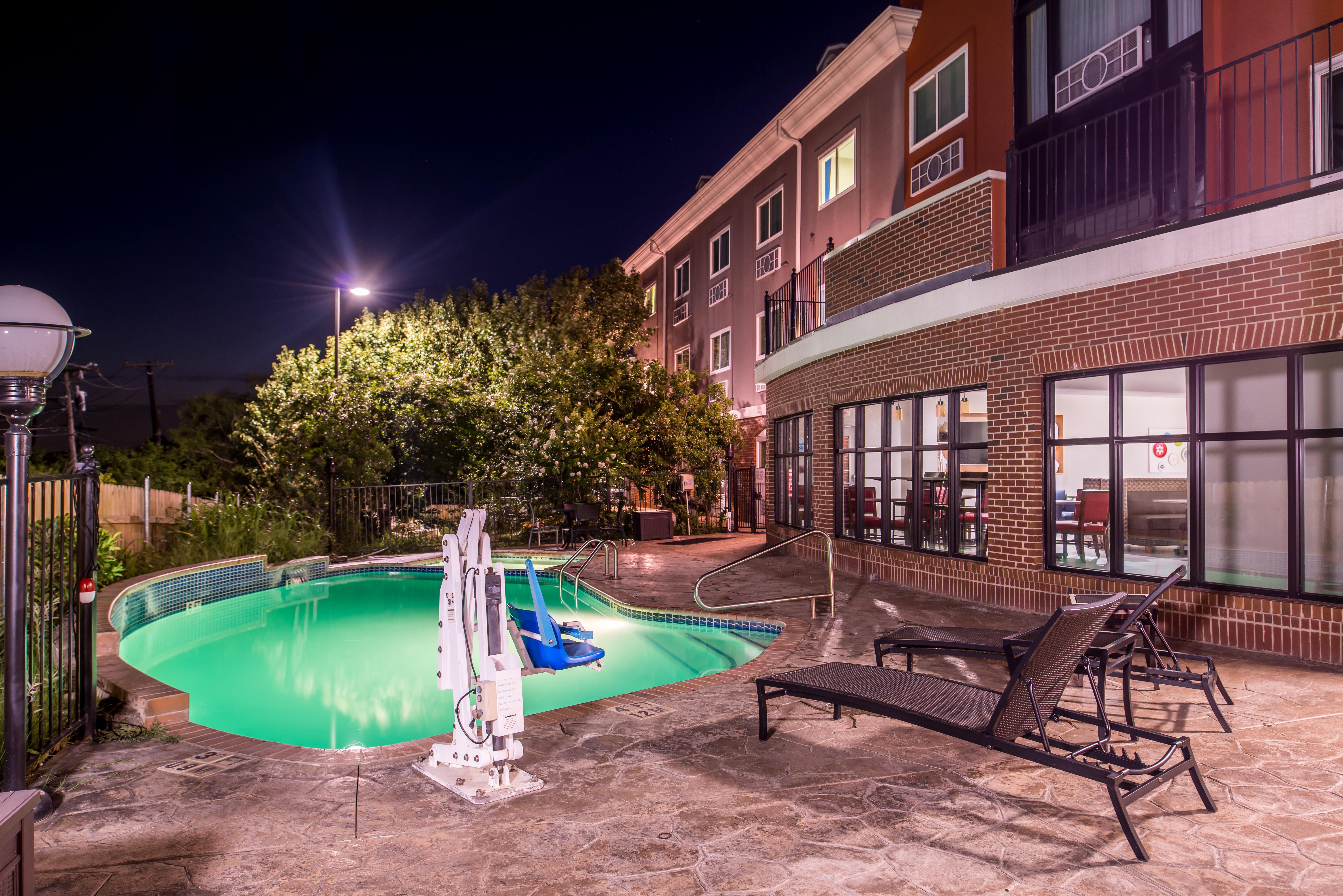 Holiday Inn Express Hotel & Suites Elgin By Ihg Kültér fotó