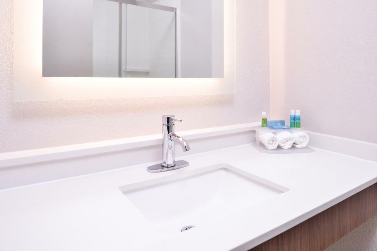 Holiday Inn Express Hotel & Suites Elgin By Ihg Kültér fotó